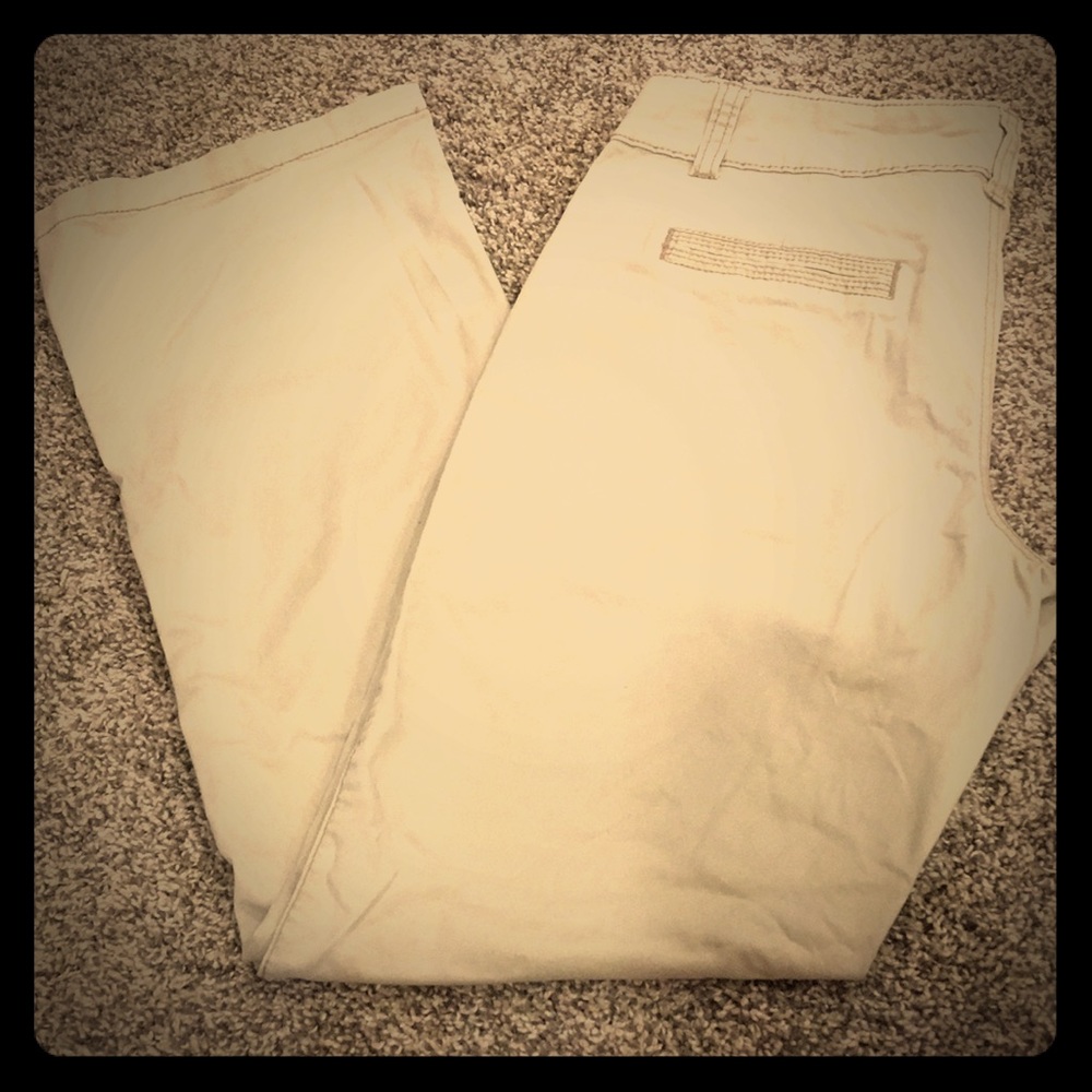 Maurices Khakis